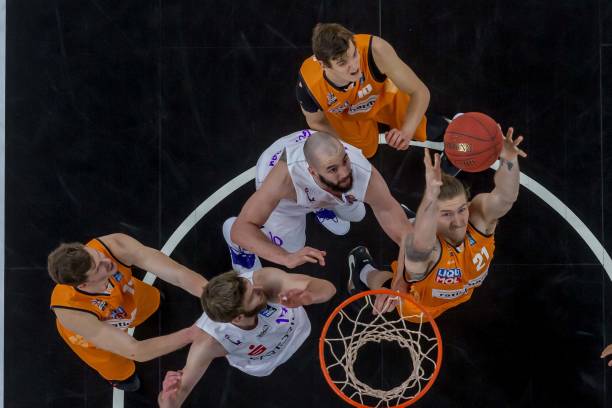 我们不难发 我们不难发