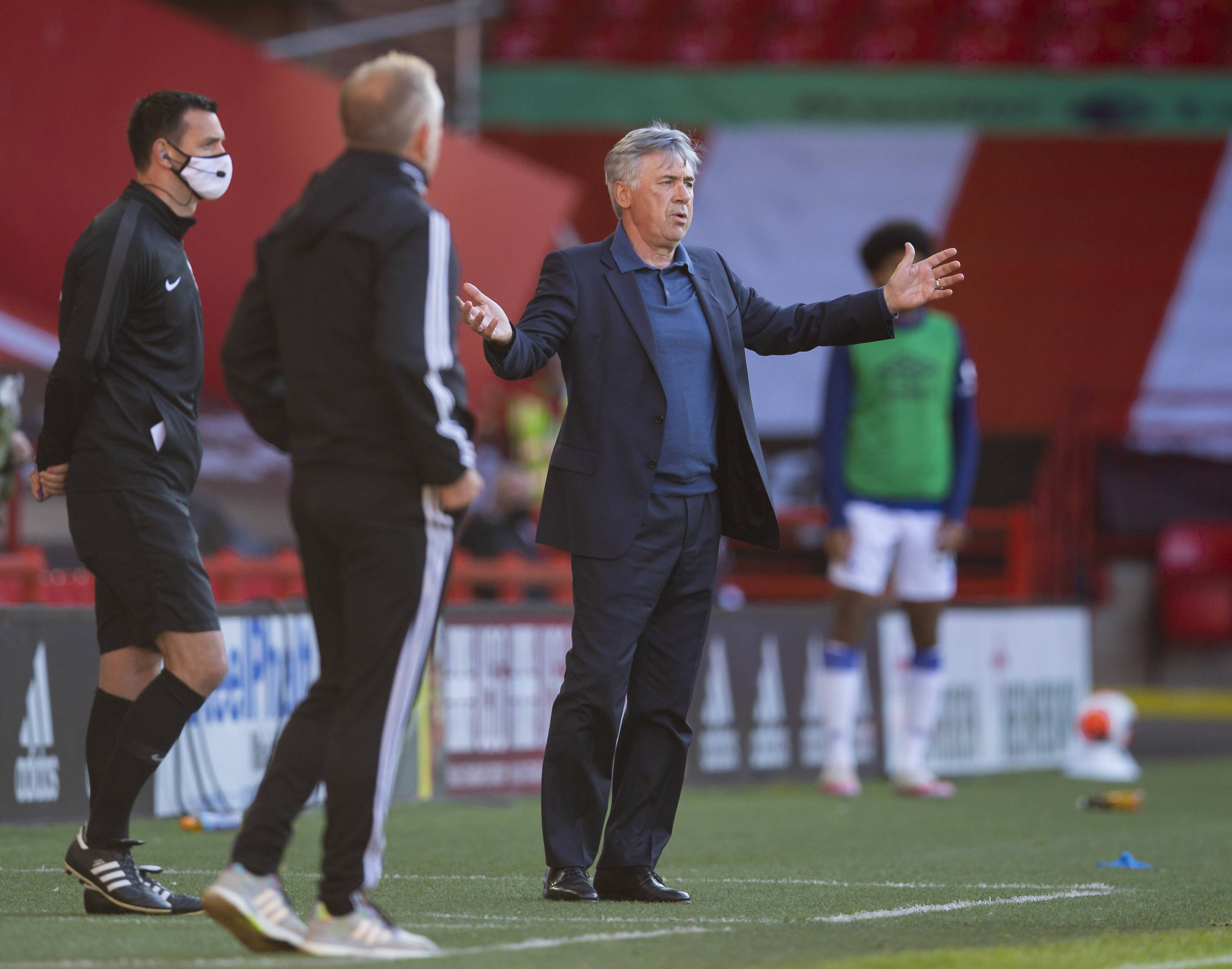 章更有纵深 章更有纵深