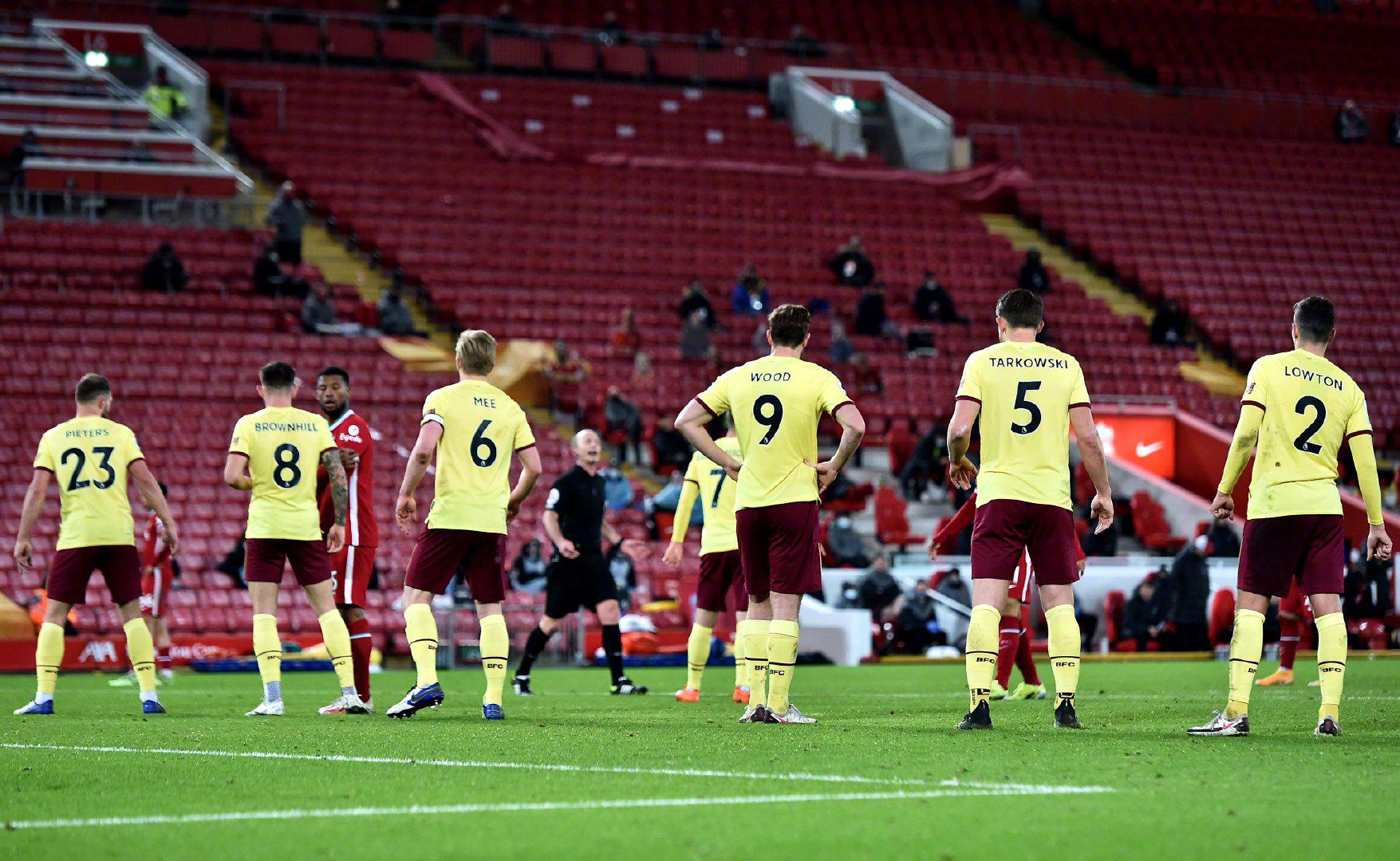 极的防守和 极的防守和