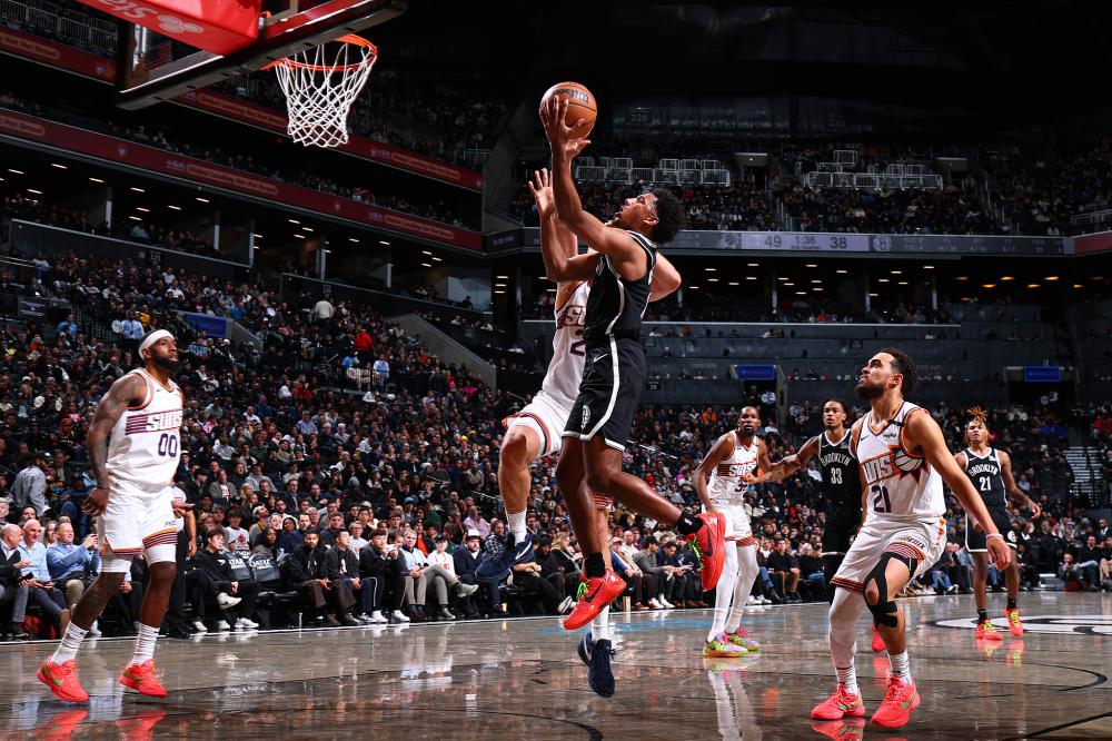 泳池内不断 泳池内不断